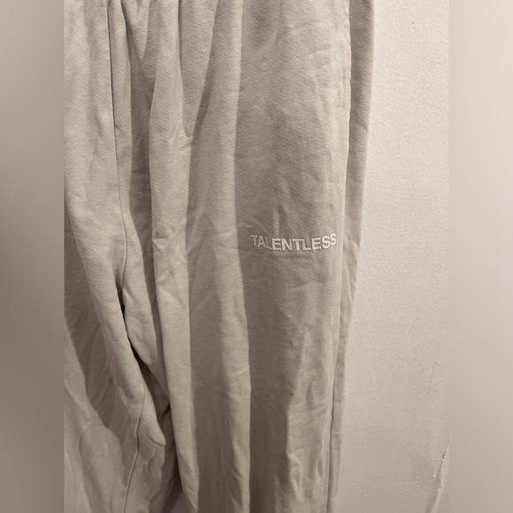 Talentless Heavyweight Sweatpants Women's Streetwear Cream Size XS - Picture 5 of 6
